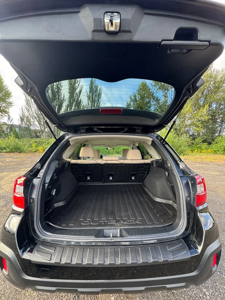 Used 2018 Black Subaru 2.5i Premium image 9