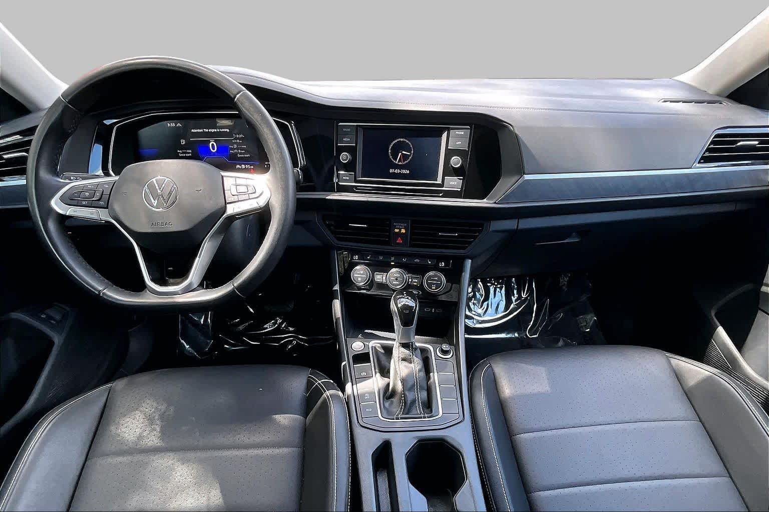 Certified Used 2023 Pyrite Silver Metallic Volkswagen SE image 16