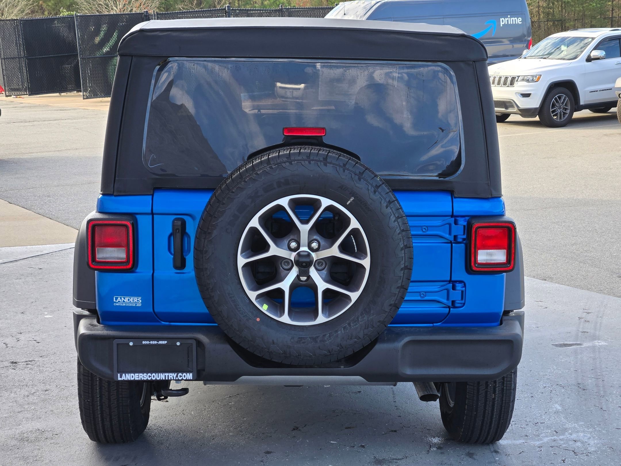 New 2026 Hydro Blue Pearl-Coat Exterior Paint Jeep Sport S image 6