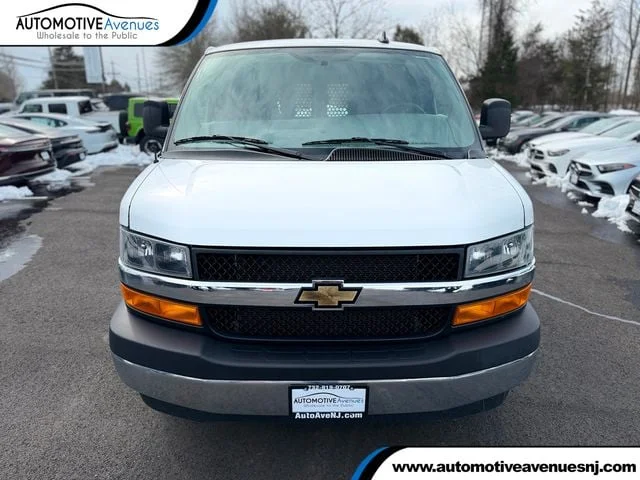 2024 Chevrolet Express 2500 Work Van HD's photo