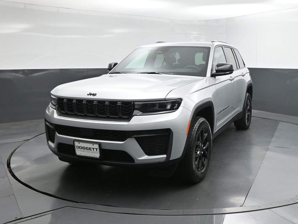 New 2026 Silver Zynith Exterior Paint Jeep Altitude image 30
