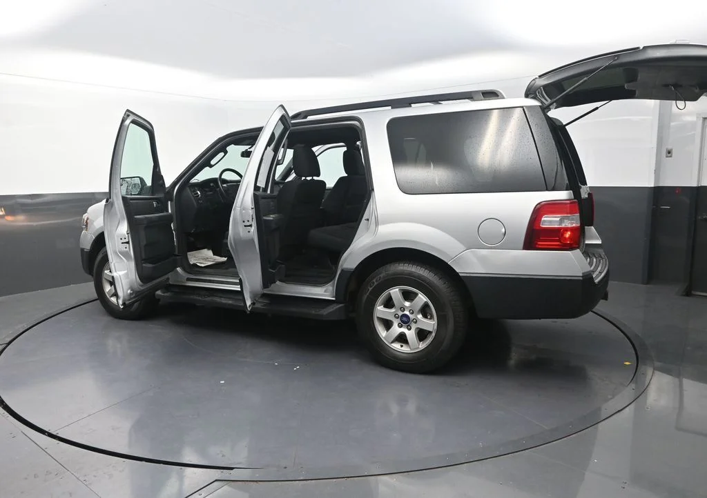 Used 2017 Silver Ford XL image 33