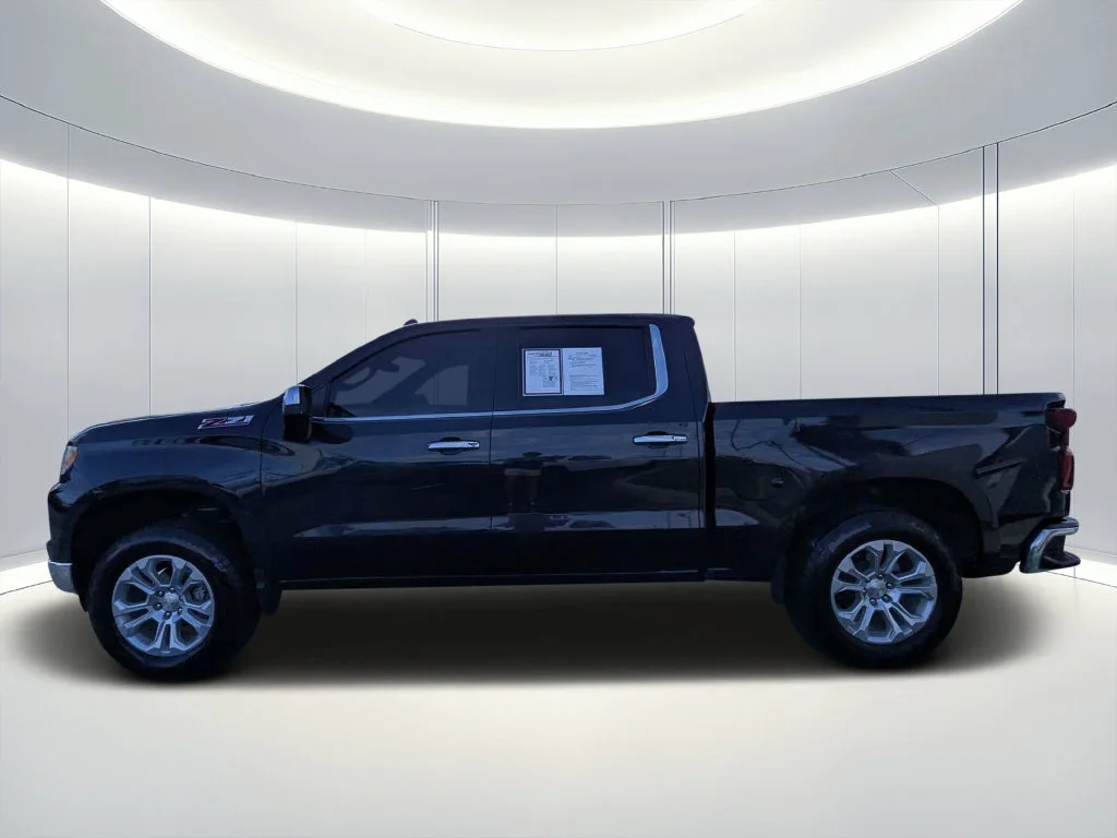 Used 2022 Gray Chevrolet LTZ image 7