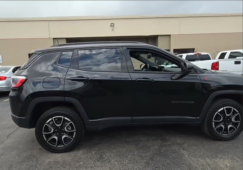 Used 2024 Black Jeep Trailhawk image 5