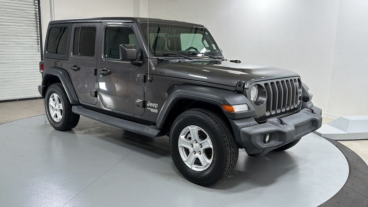 Used 2018 Gray Jeep Unlimited Sport S image 3