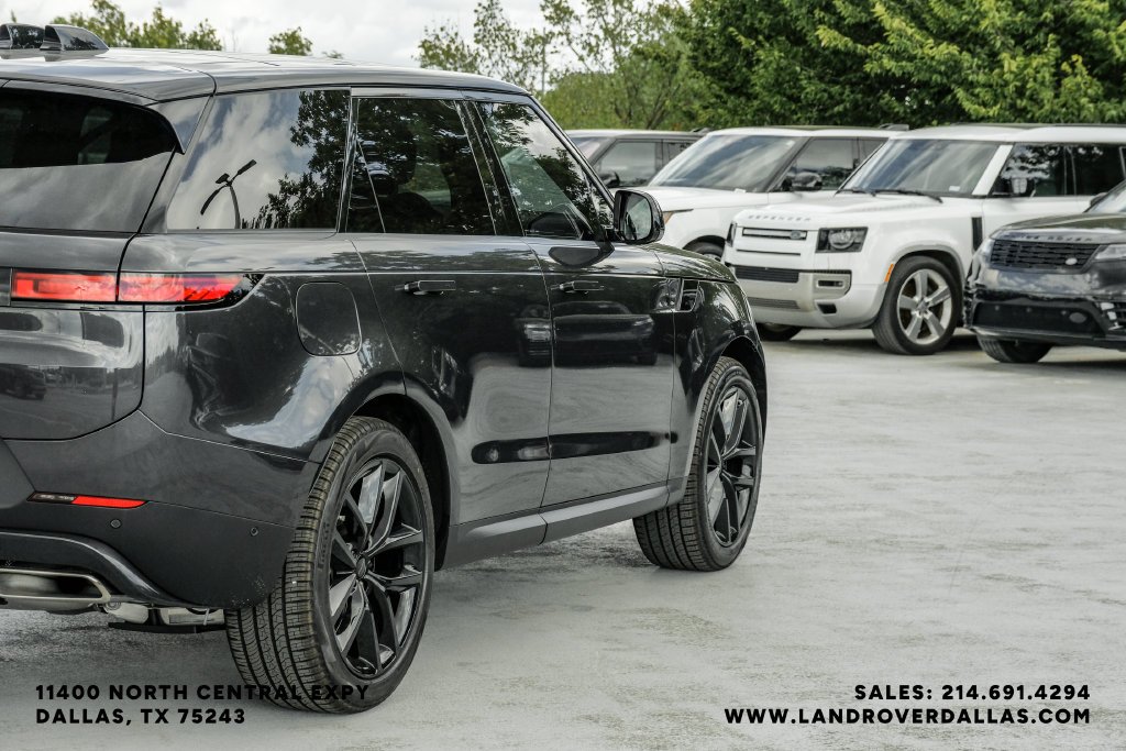 New 2026 Carpathian Gray Land Rover SE image 10