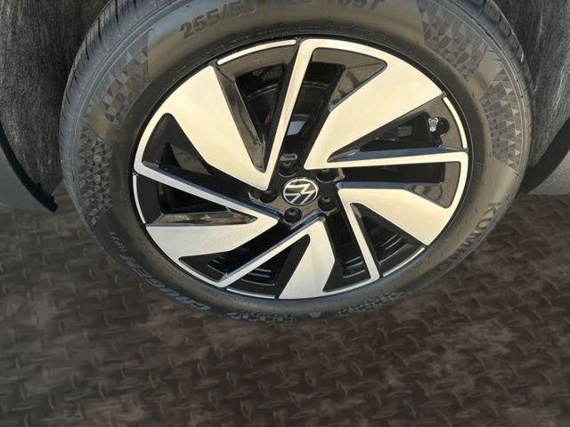 New 2026 Deep Black Volkswagen 2.0T SE w/Technology image 3