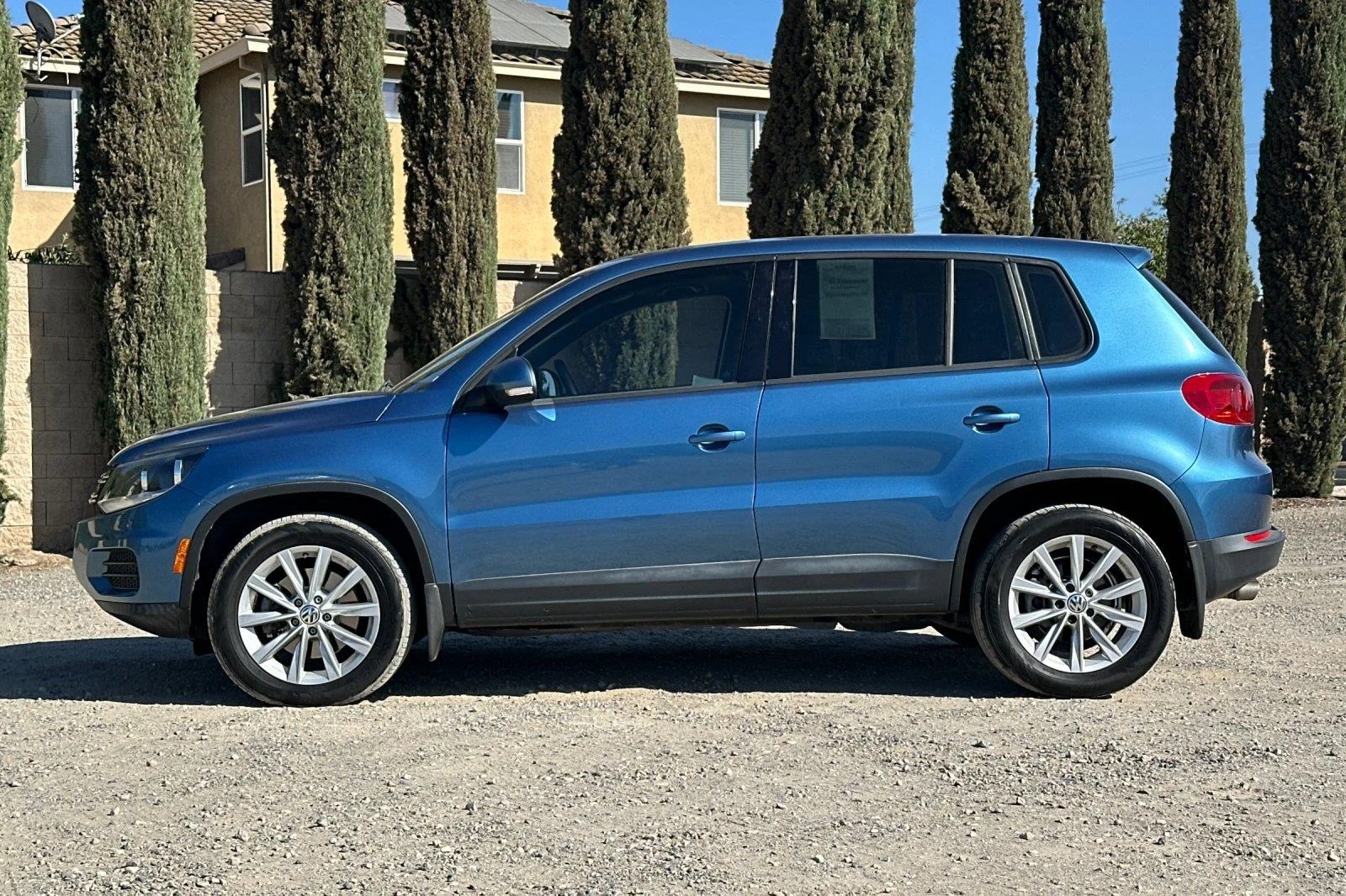 Used 2017 Pacific Blue Metallic Volkswagen SUV image 6