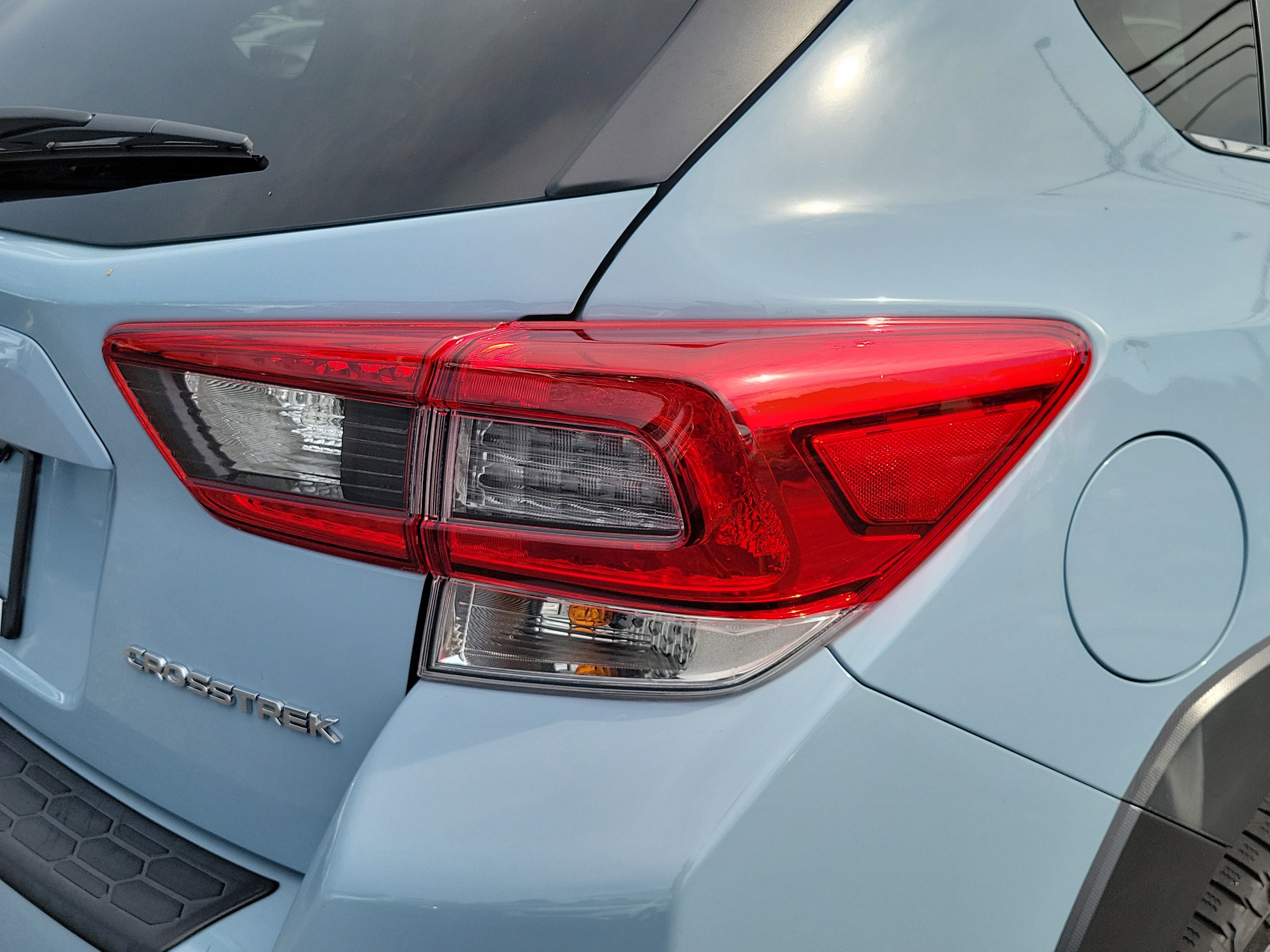 Used 2021 Cool Gray Khaki Subaru Limited image 10