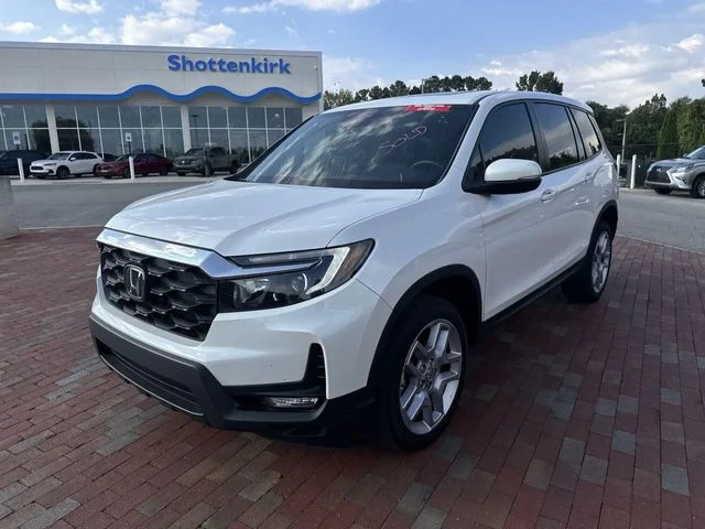 Used 2024 White Honda EX-L image 1