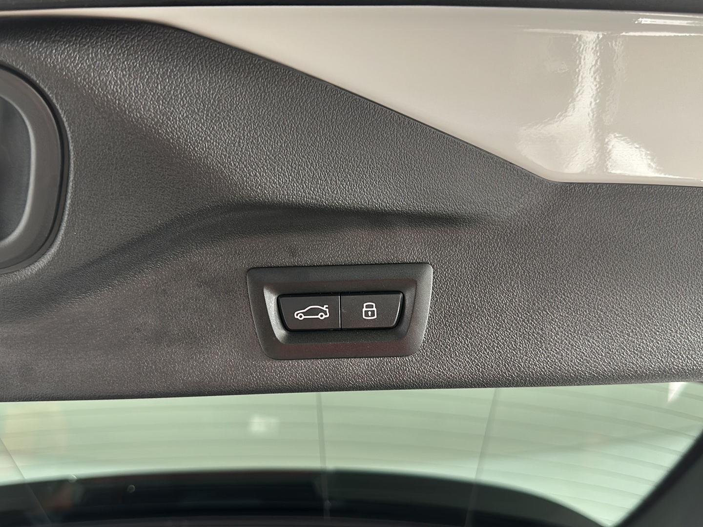 Used 2024 Mineral White Metallic BMW xDrive40i image 27