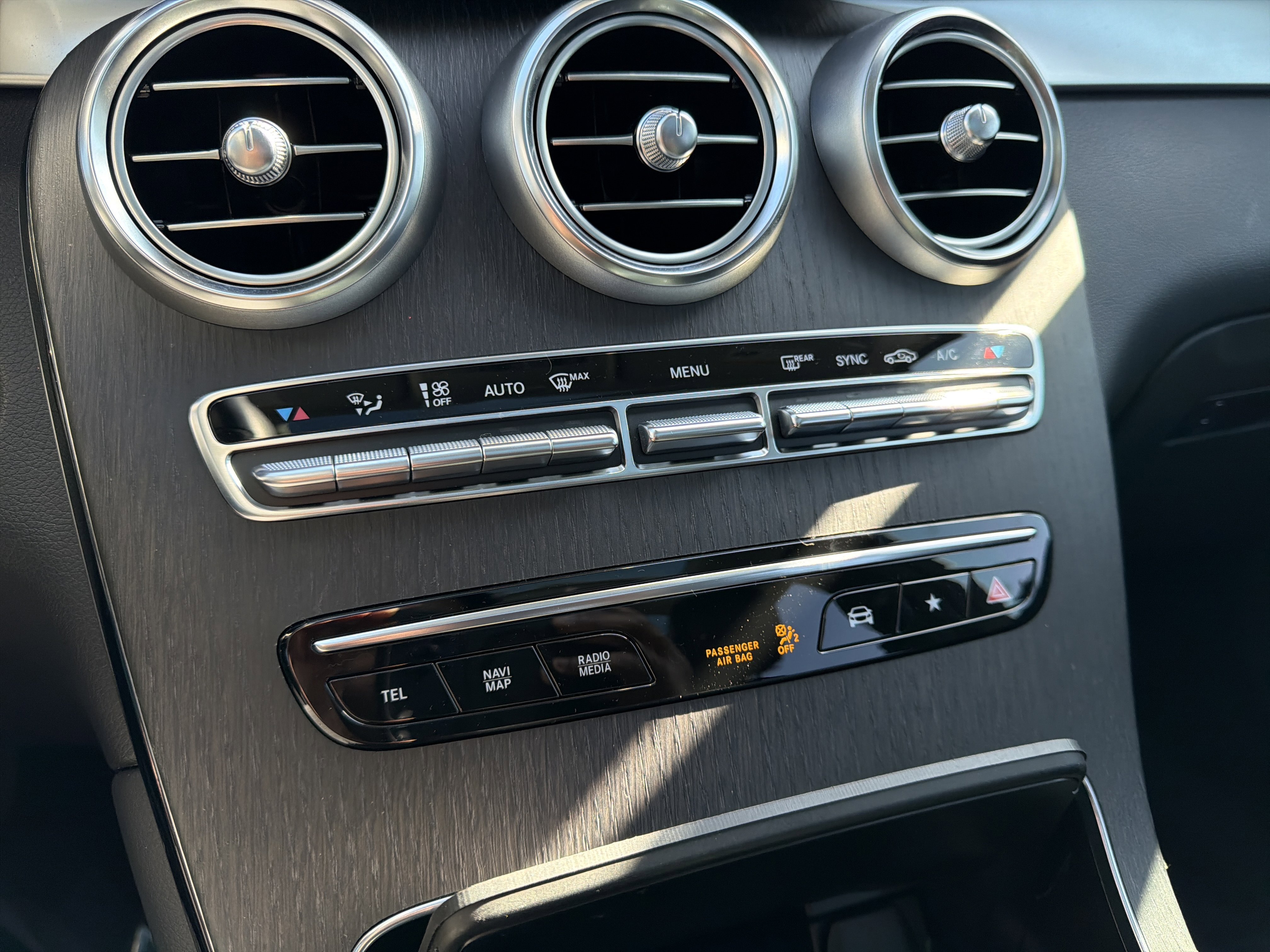 Used 2022 Selenite Grey Metallic Mercedes-Benz 300 image 22