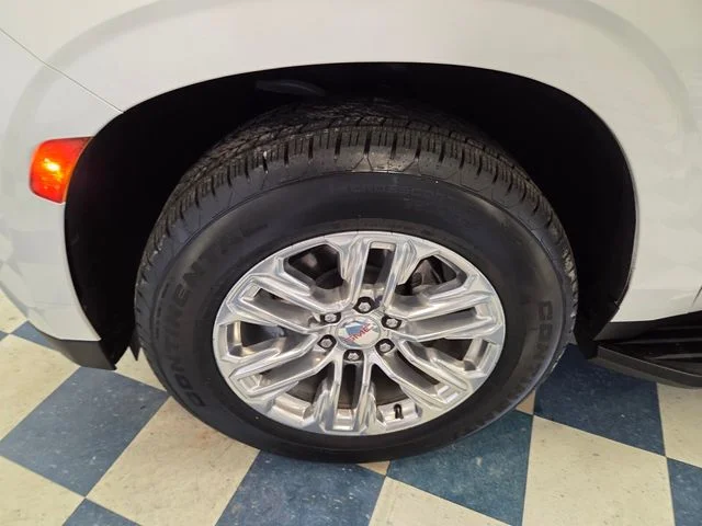 Used 2022 White GMC SLT image 18