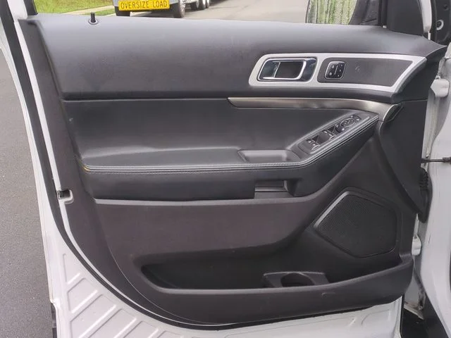Used 2014 White Ford Sport image 30