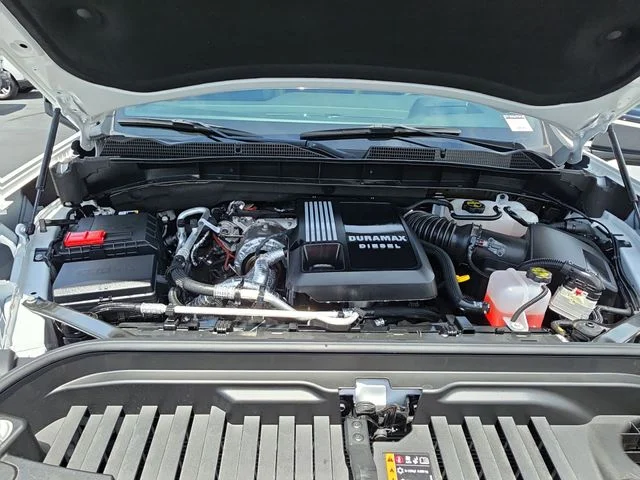 Used 2025 White GMC AT4 image 32