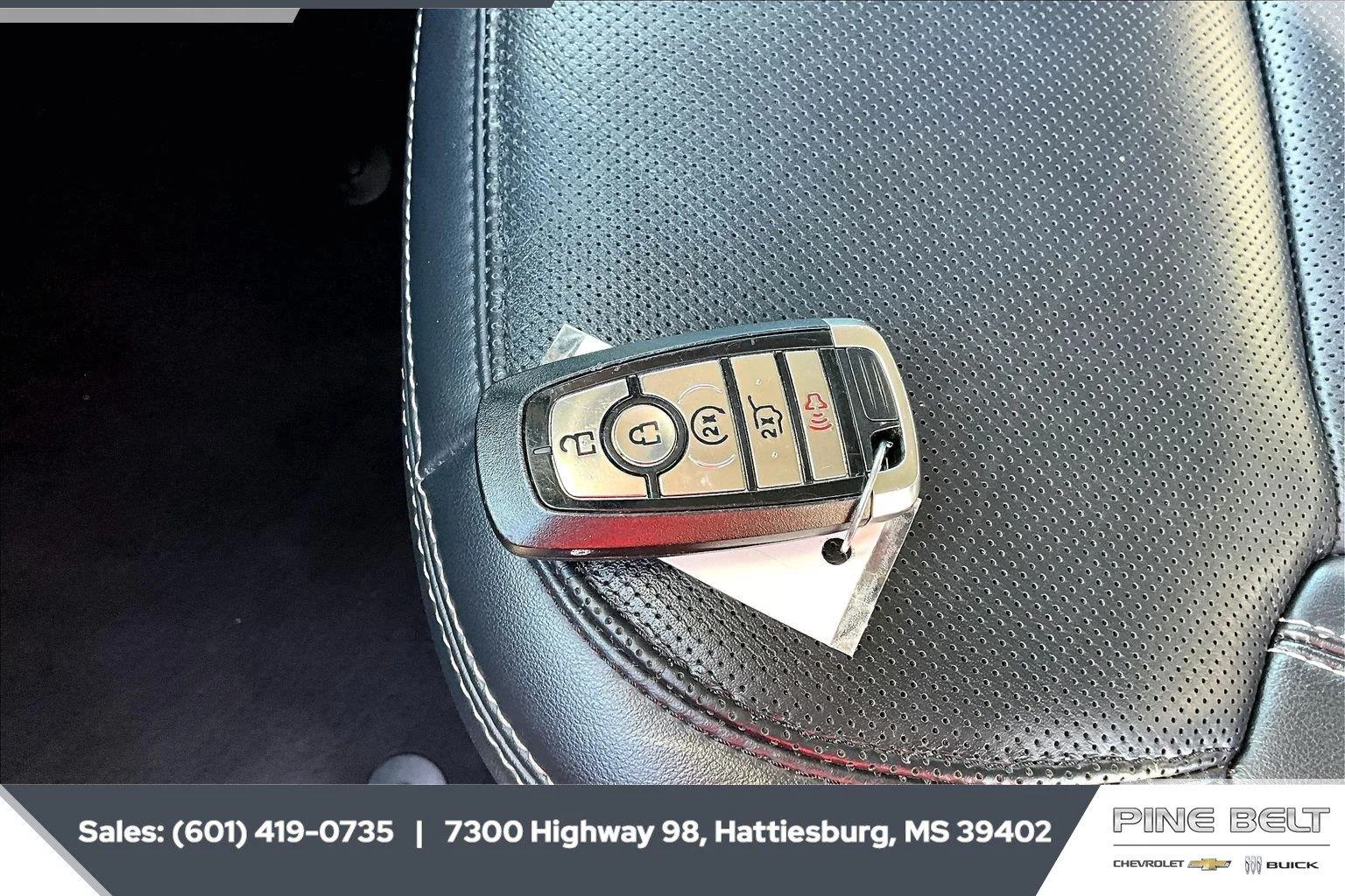 Used 2025 Oxford White Ford Platinum image 9