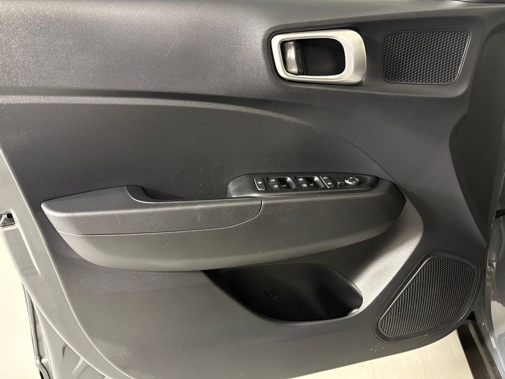 Used 2025 Gray Hyundai SEL image 13