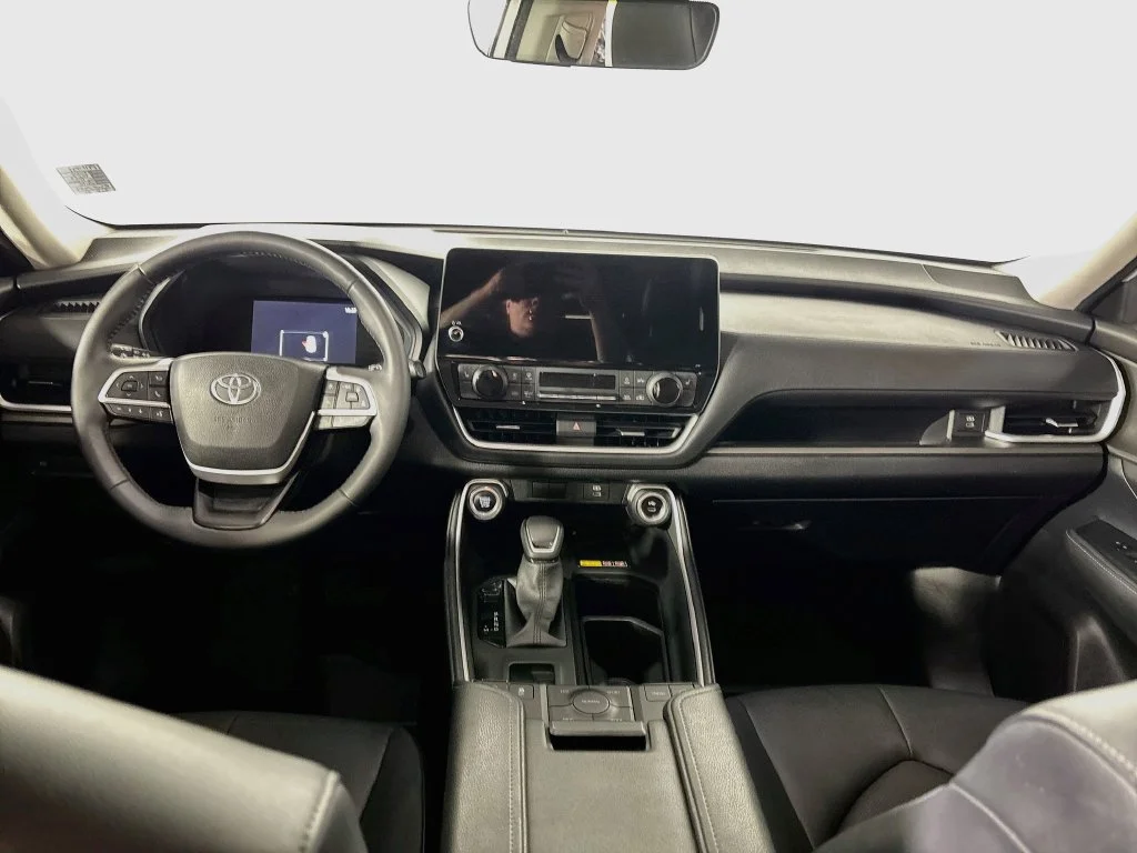 Used 2024 Beige Toyota XLE image 12