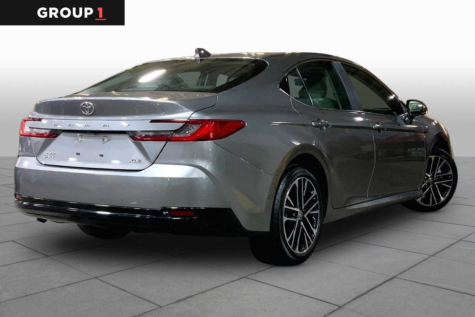 Used 2025 Heavy Metal Toyota XLE image 13