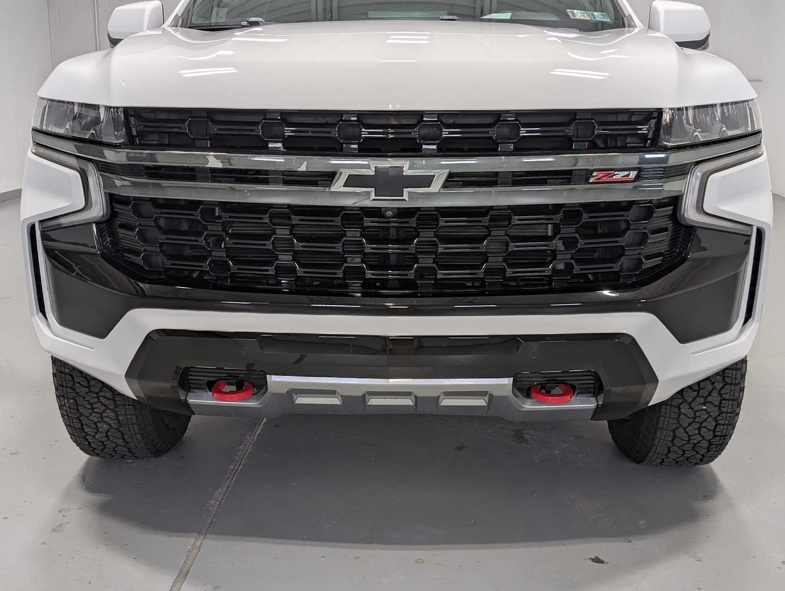 Used 2022 Summit White Chevrolet Z71 image 2