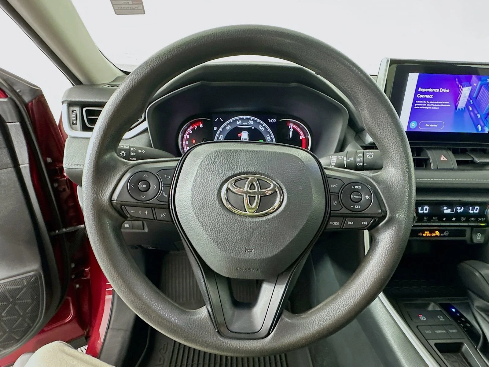 2023 Toyota RAV4 XLE - Photo 12