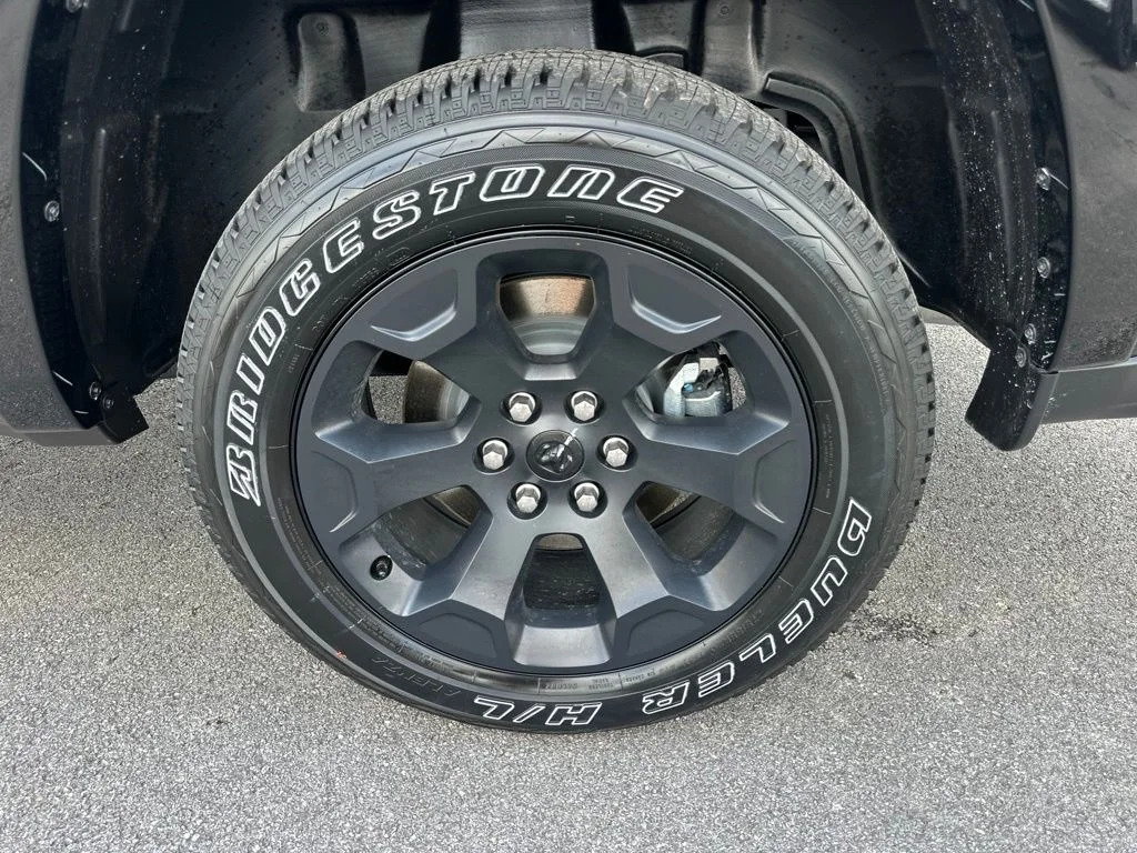 New 2026 Diamond Black Crystal Pearl-Coat Exterior Paint RAM Big Horn/Lone Star image 12