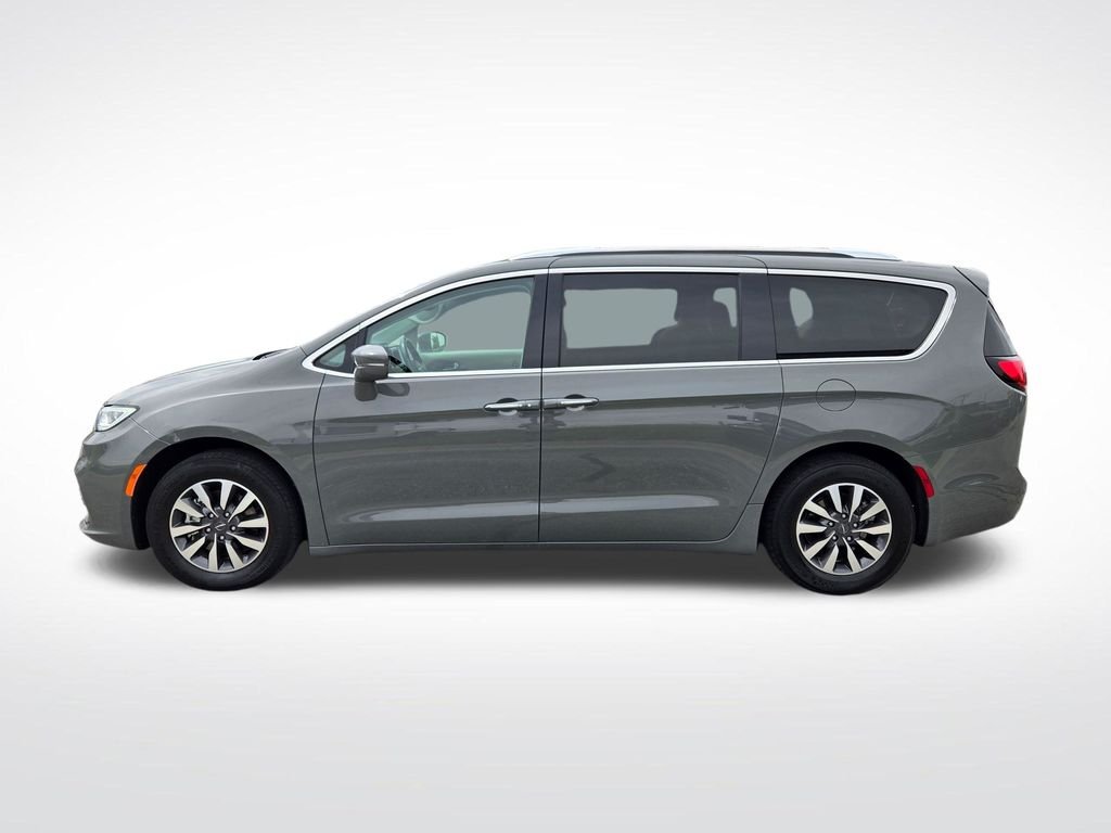 Used 2021 White Chrysler Touring L image 7