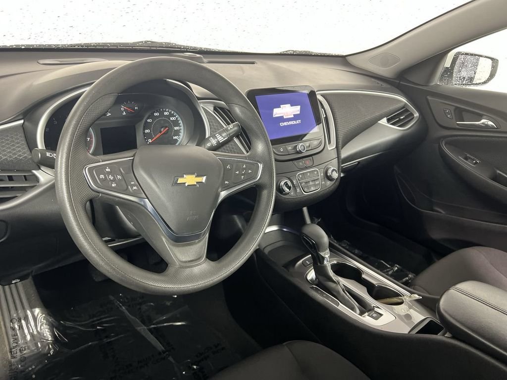 Used 2024 White Chevrolet LT image 20