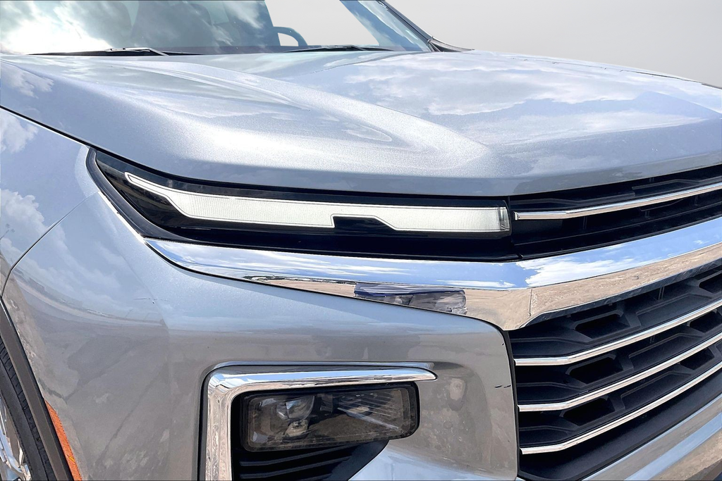 Used 2025 Gray Chevrolet LT image 29