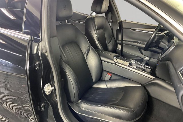 Used 2017  Maserati Base image 26
