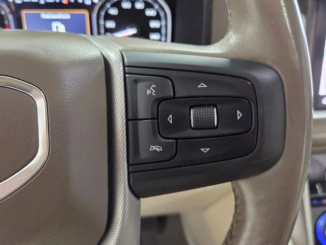 Used 2021 White GMC Denali image 28