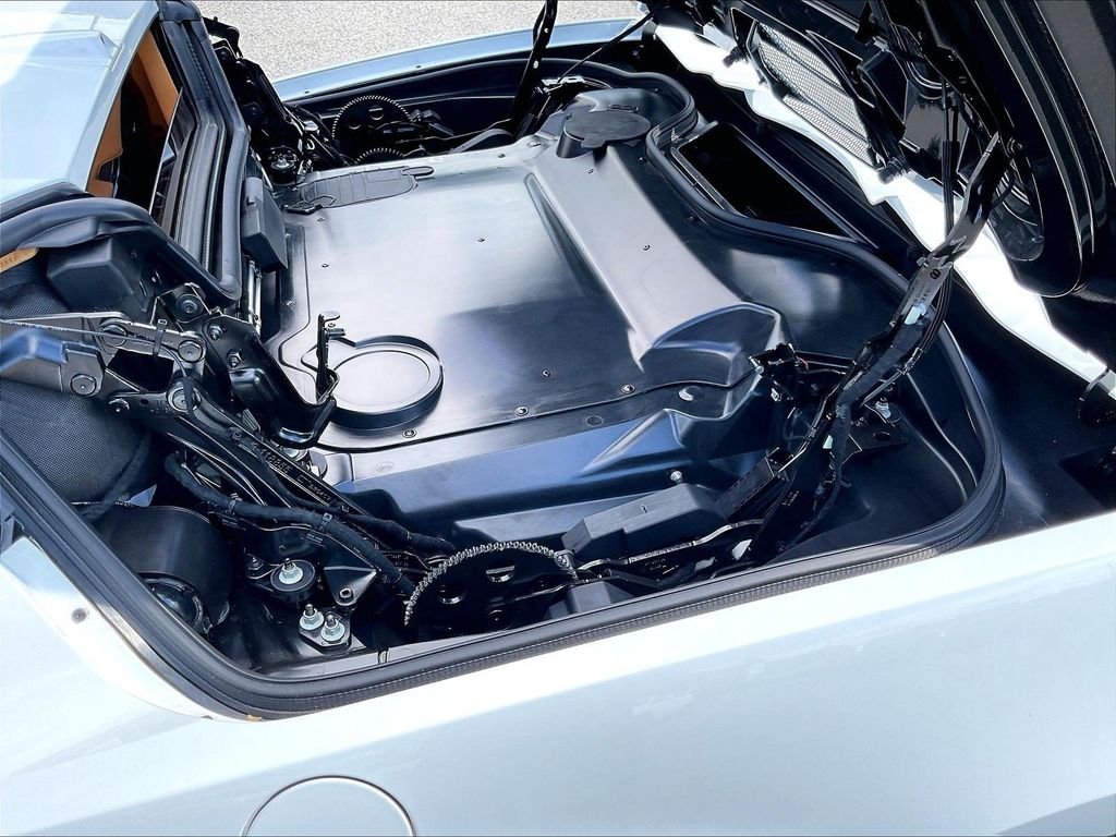 Used 2024 White Chevrolet Stingray image 30