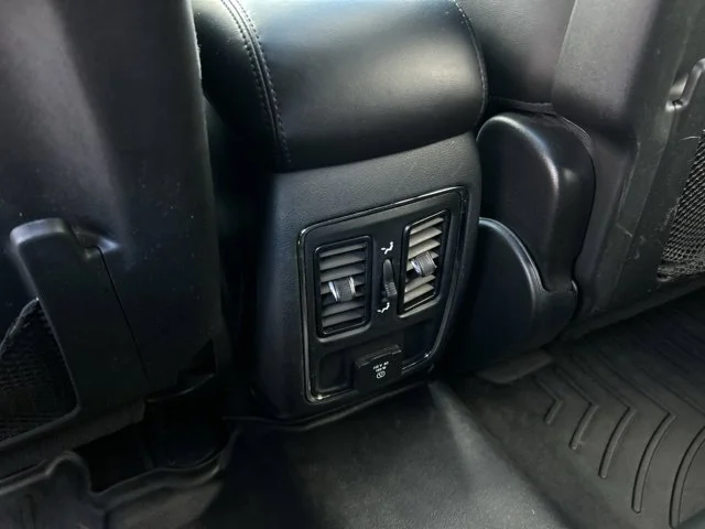 Used 2019 Bright White Clearcoat Jeep Altitude image 21