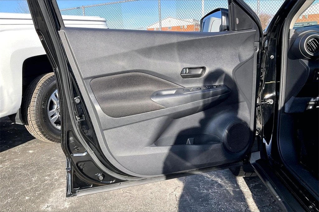 2022 NISSAN KICKS - Image 19