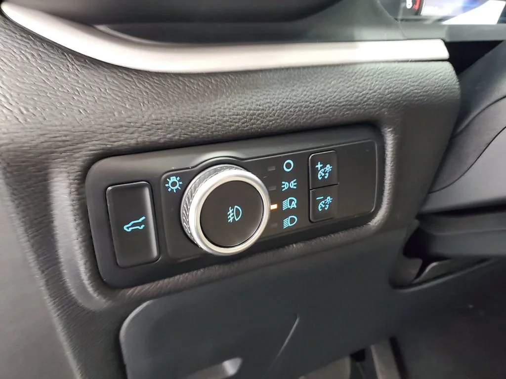 Used 2024 Black Ford XLT image 8