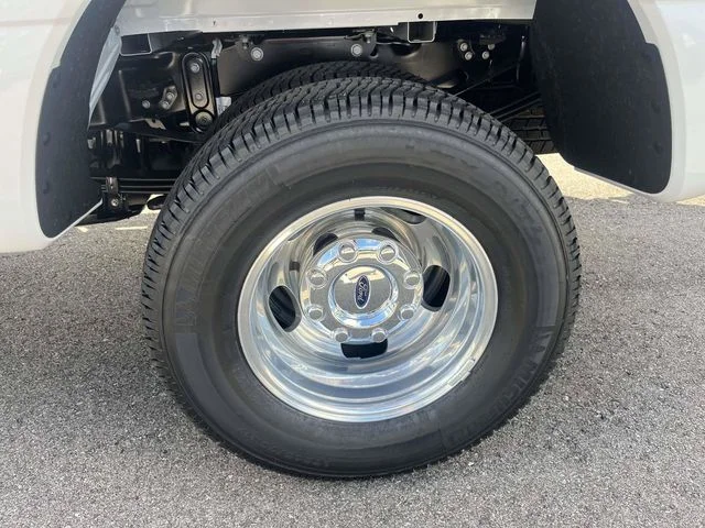 New 2026 White Ford Platinum image 7