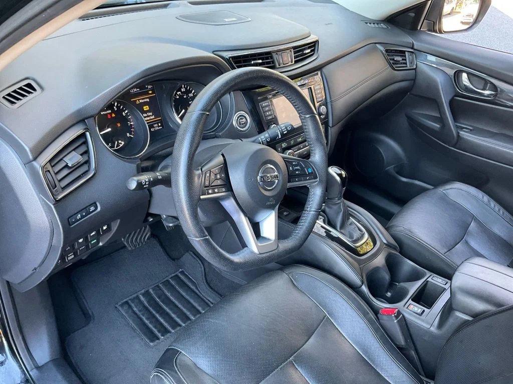 Used 2020 Black Nissan SL image 25