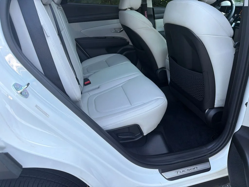 Used 2025 White Hyundai Limited image 15