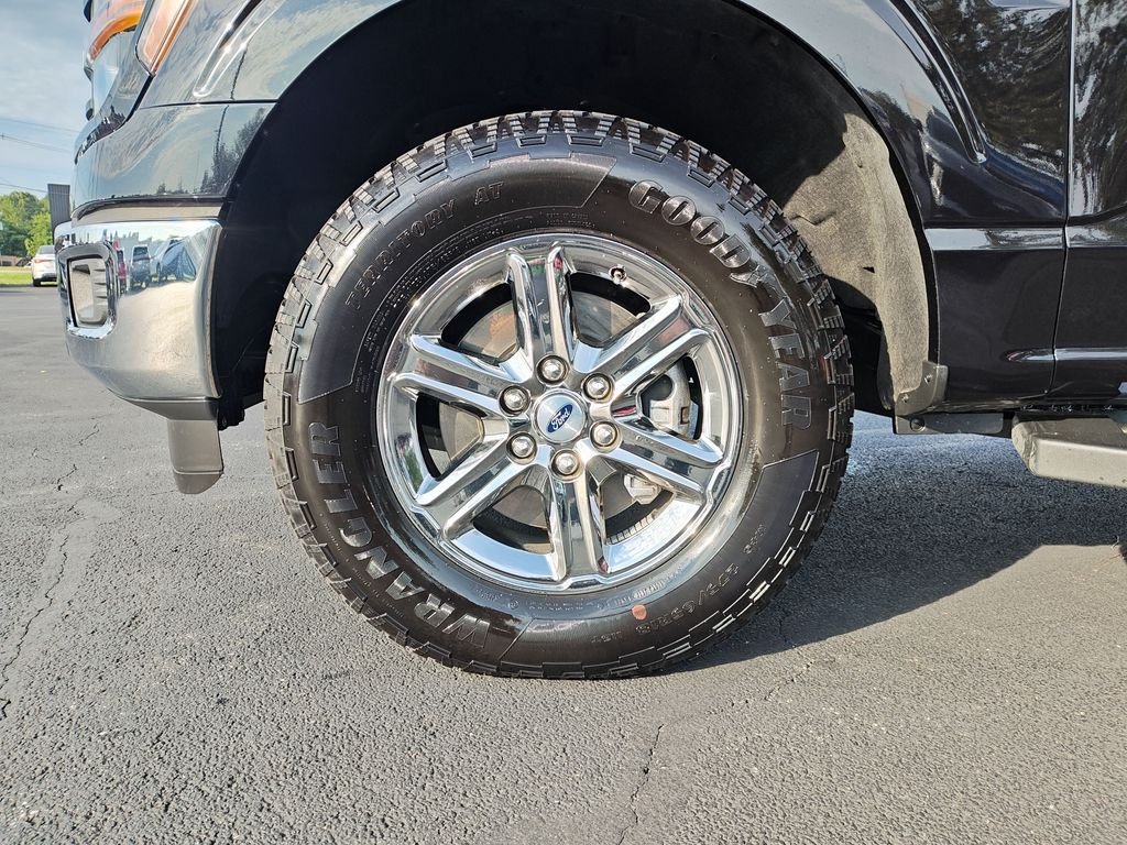 Used 2025 Black Ford XLT image 10