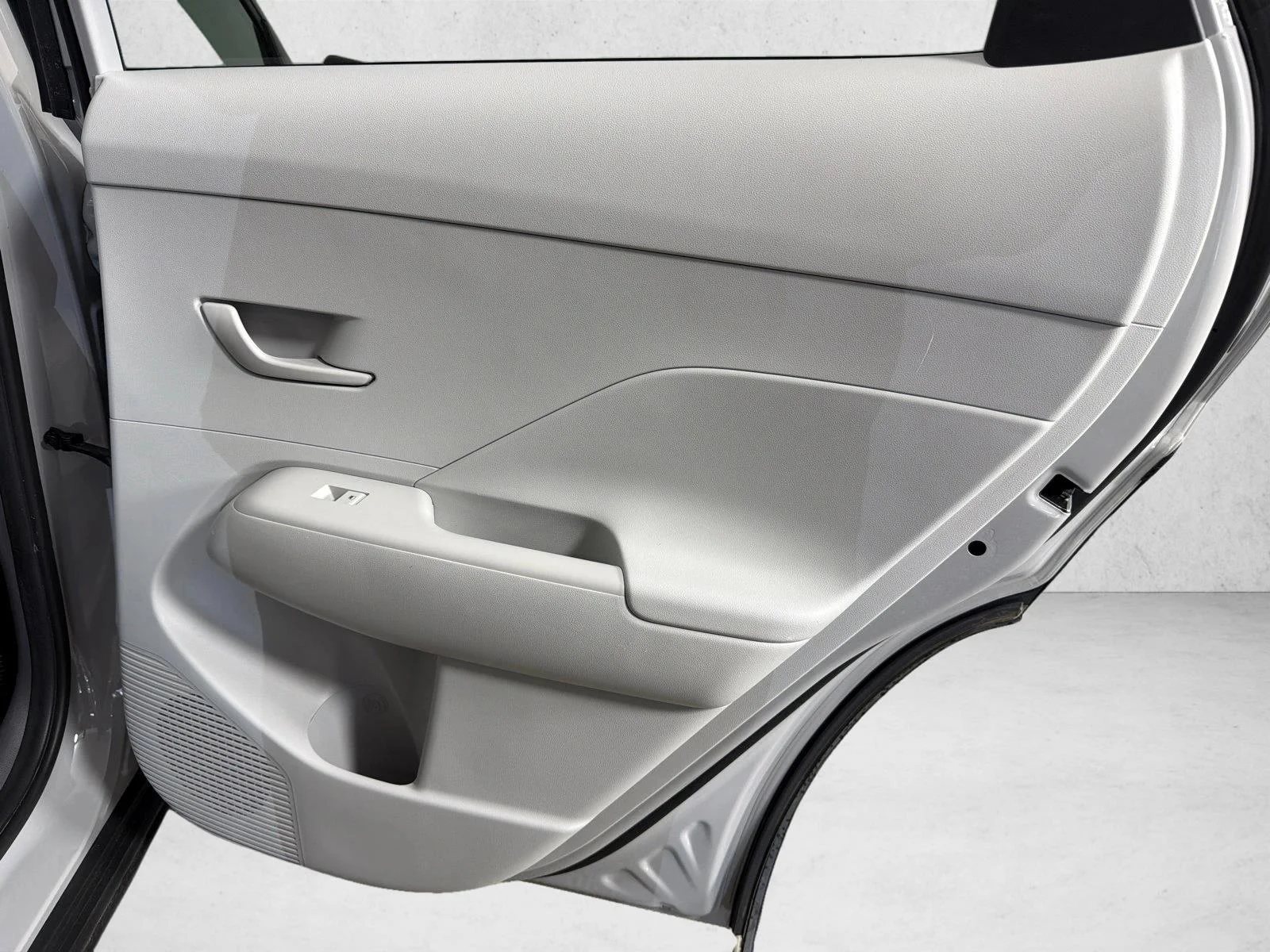 Used 2024 White Hyundai SEL image 16