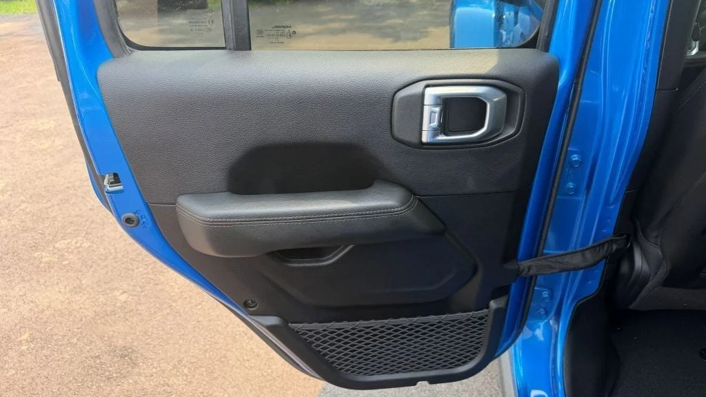 Used 2021 Hydro Blue Pearlcoat Jeep Rubicon 392 Unlimited 4x4 w/ Sky One-Touch Power Top image 26