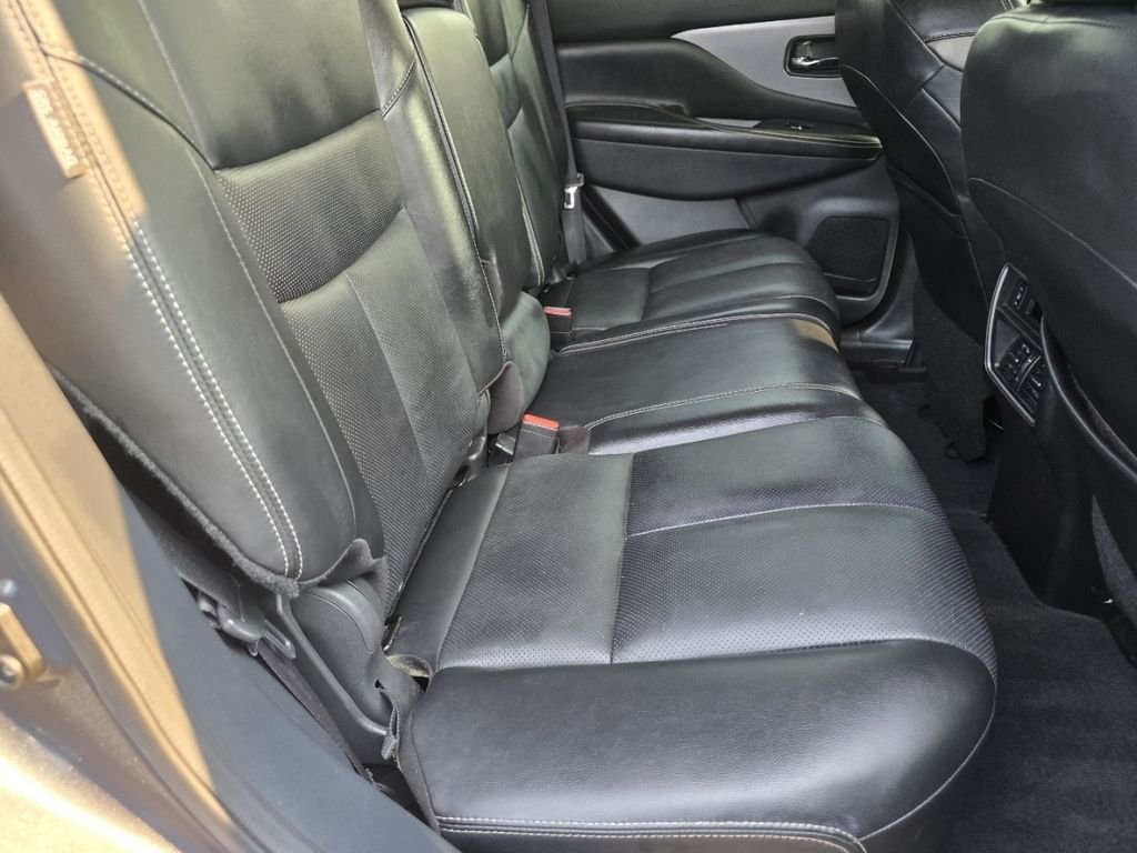 Used 2020 Gray Nissan SL image 12
