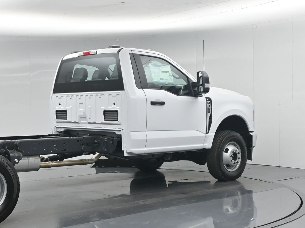 New 2026 Oxford White Ford XL image 21