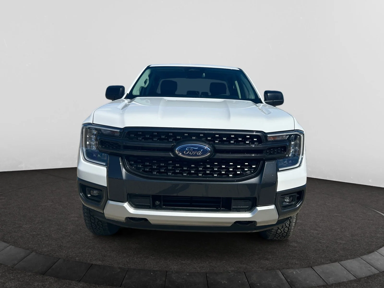 New 2026 Oxford White Ford XLT image 8