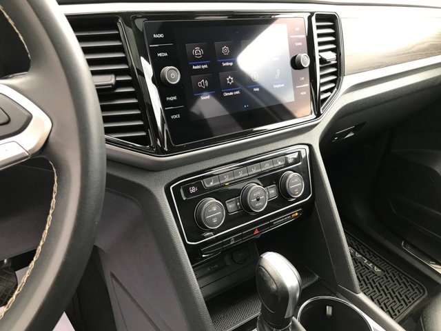 Used 2023 Pyrite Silver Metallic Volkswagen 3.6L V6 SE w/Technology image 18