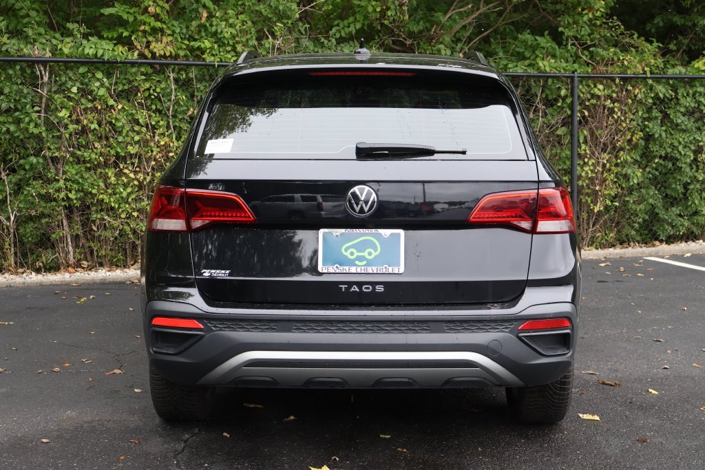 Used 2024 Black Volkswagen 1.5T S image 6