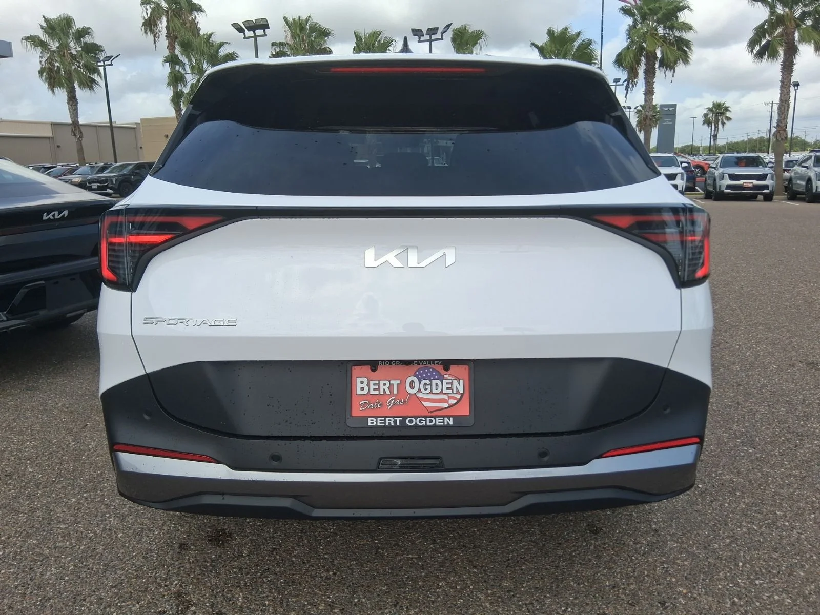 New 2026 White Kia EX image 5