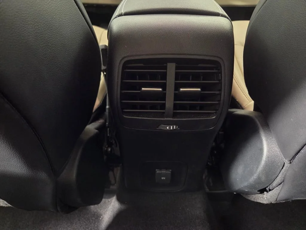 Used 2020 White Metallic Ford SEL image 25