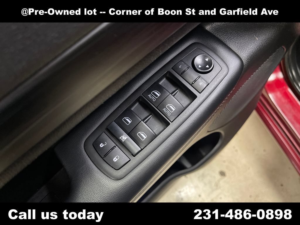 Used 2021  Jeep Laredo X image 16