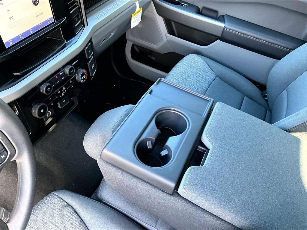 New 2026 Agate Black Metallic Ford XLT image 8